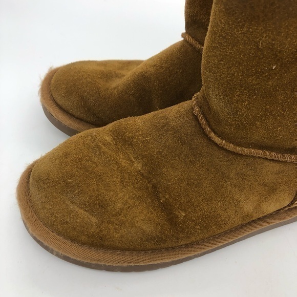 UGG Women’s Chestnut Brown Suede Shearling Lined Classic Short II Boots Size 5.5 - Picture 3 of 13